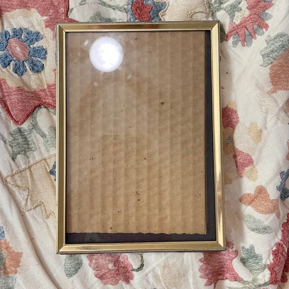 PICTURE PHOTO EASEL FRAME Vtg‎ Brass Filigree Floral Art Nouveau Gold Ornate 5x7